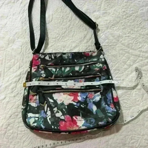 APT. 9 Women's Floral‎ Crossbody Handbag Triple Front Zip Pckts Faux Leather - Picture 2 of 5